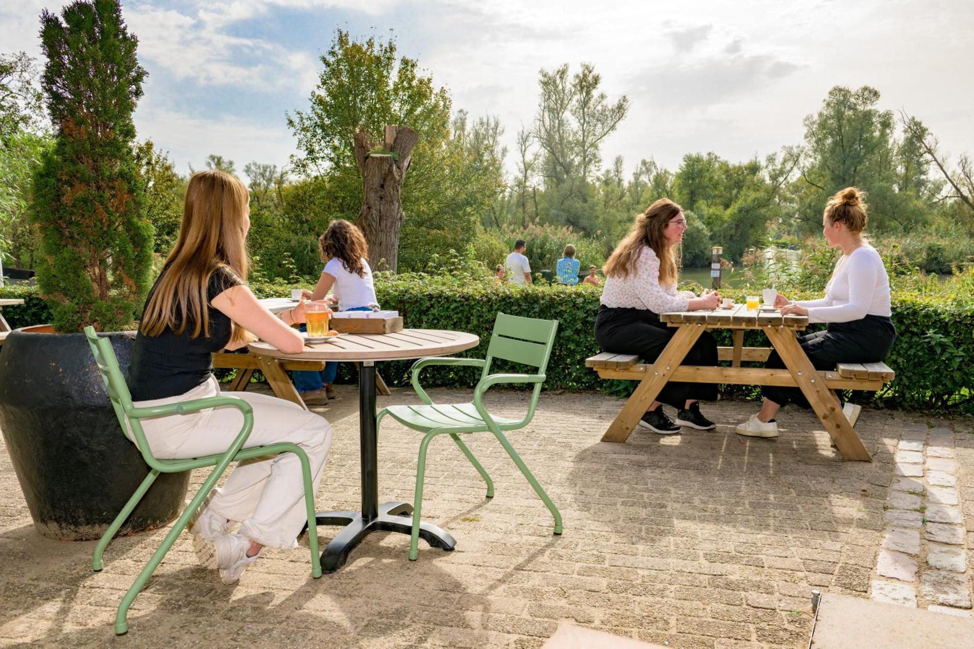 Stayokay Hostel Dordrecht - Nationaal Park De Biesbosch Экстерьер фото